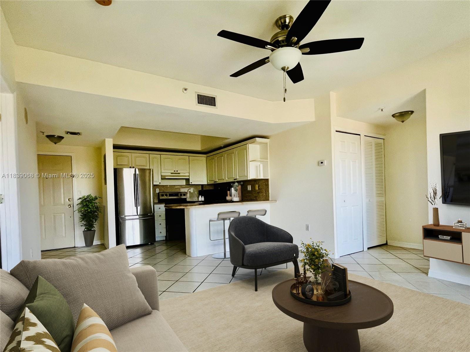 3500 Coral Way 913 — photo 4