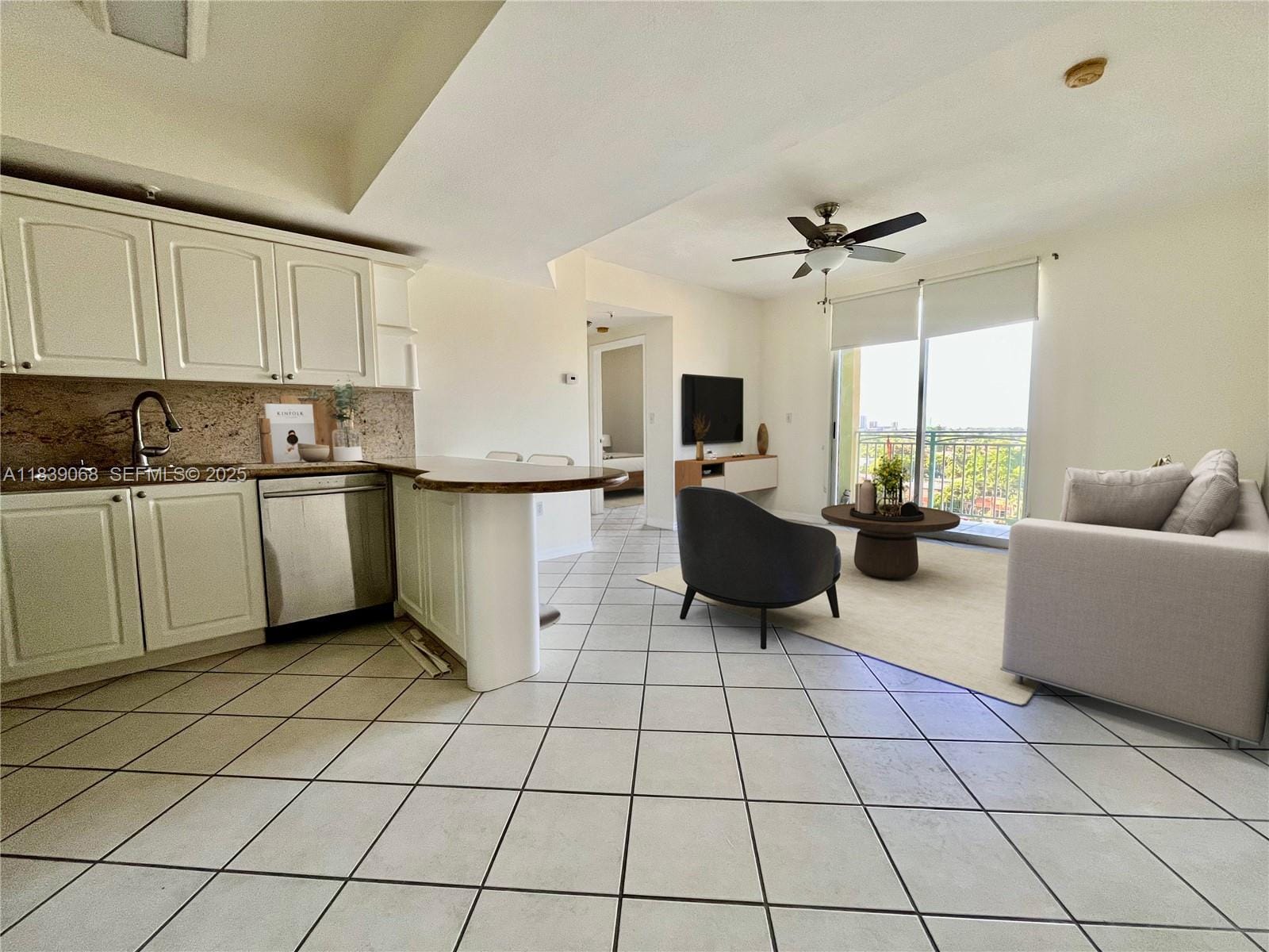 3500 Coral Way 913 — photo 6