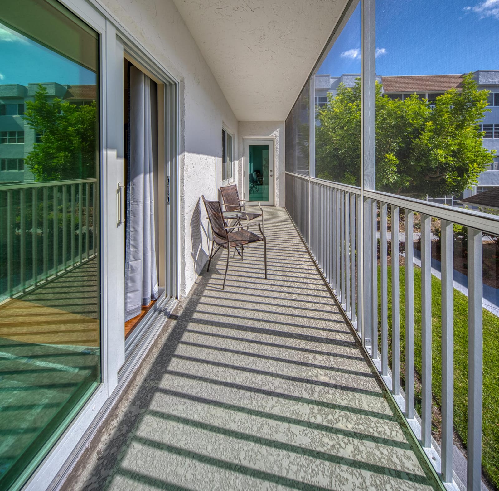 1516 S Lakeside Drive 205 — photo 3