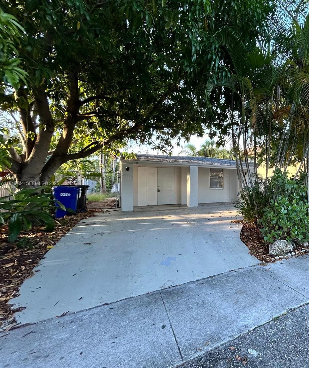 4 bedroom home for sale at 2071 167th, North Miami Beach, FL 33162 — $640,000