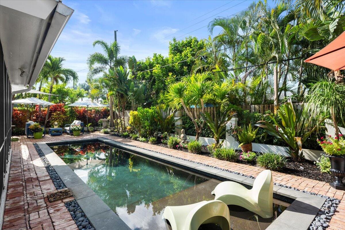 213 Vanderbilt Drive — photo 3