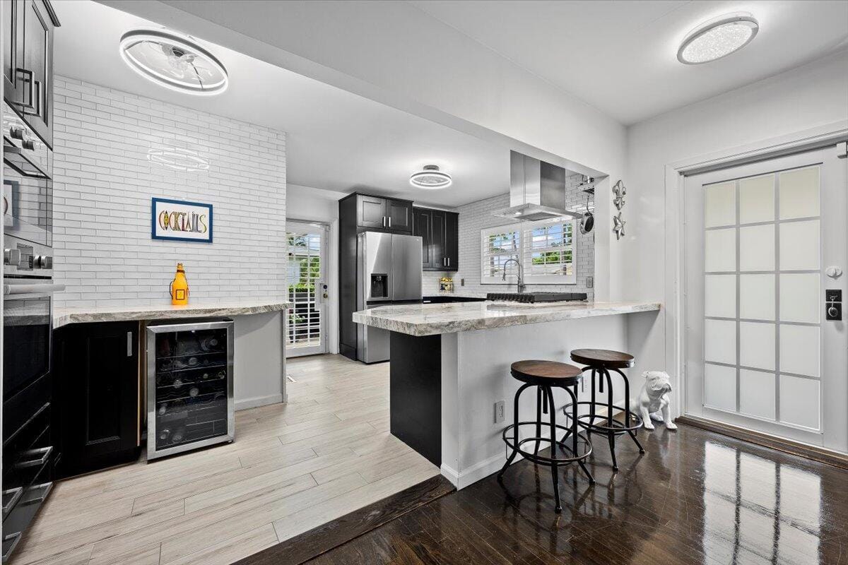 213 Vanderbilt Drive — photo 9