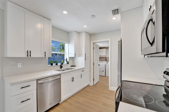 421 NW 39th Avenue, sold in Academy Award Homes, Lauderhill, FL