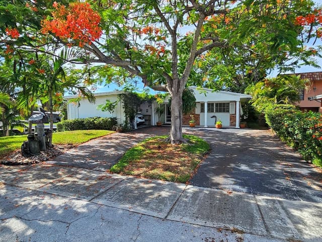 817 NE 5th Street, sold in Twin Oaks, Deerfield Beach, FL