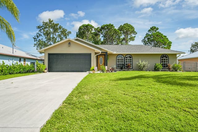 1817 SW Whipple Avenue, Port St. Lucie, FL 34953