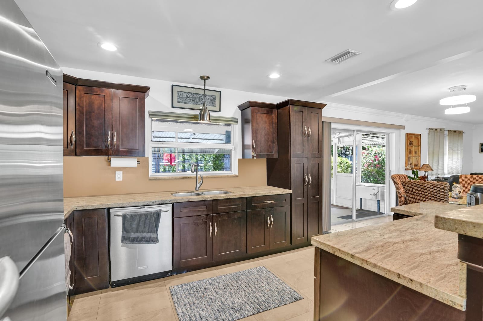 1123 SE 4th Avenue — photo 5