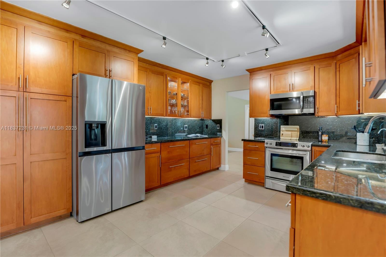 6421 Falconsgate Avenue, Davie, FL 33331 photo 3