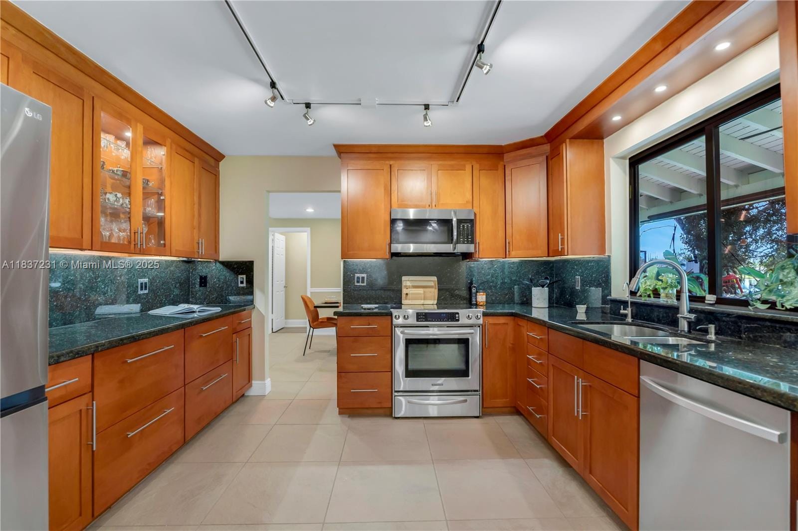 6421 Falconsgate Avenue, Davie, FL 33331 photo 29