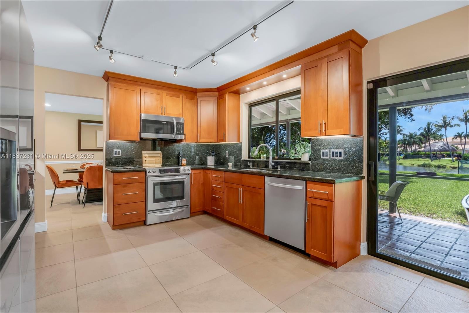 6421 Falconsgate Avenue, Davie, FL 33331 photo 5