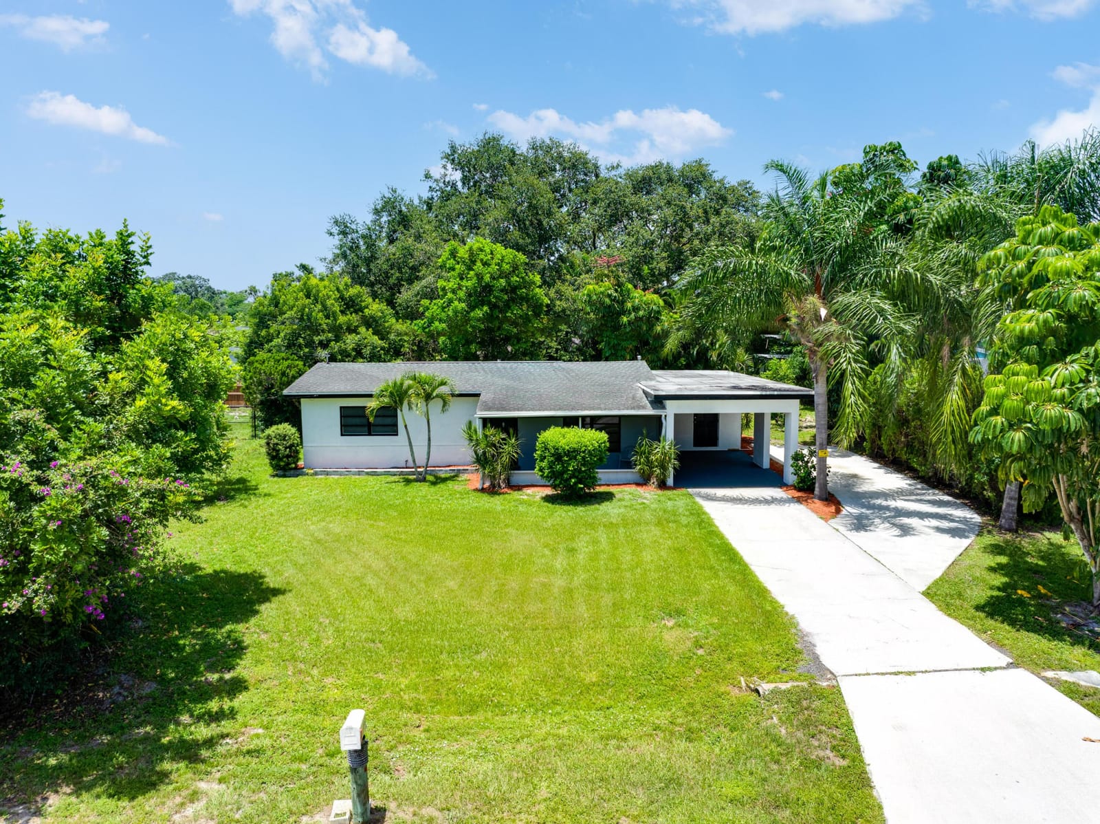 2403 Kelly Court, Fort Pierce, FL 34982 photo 2