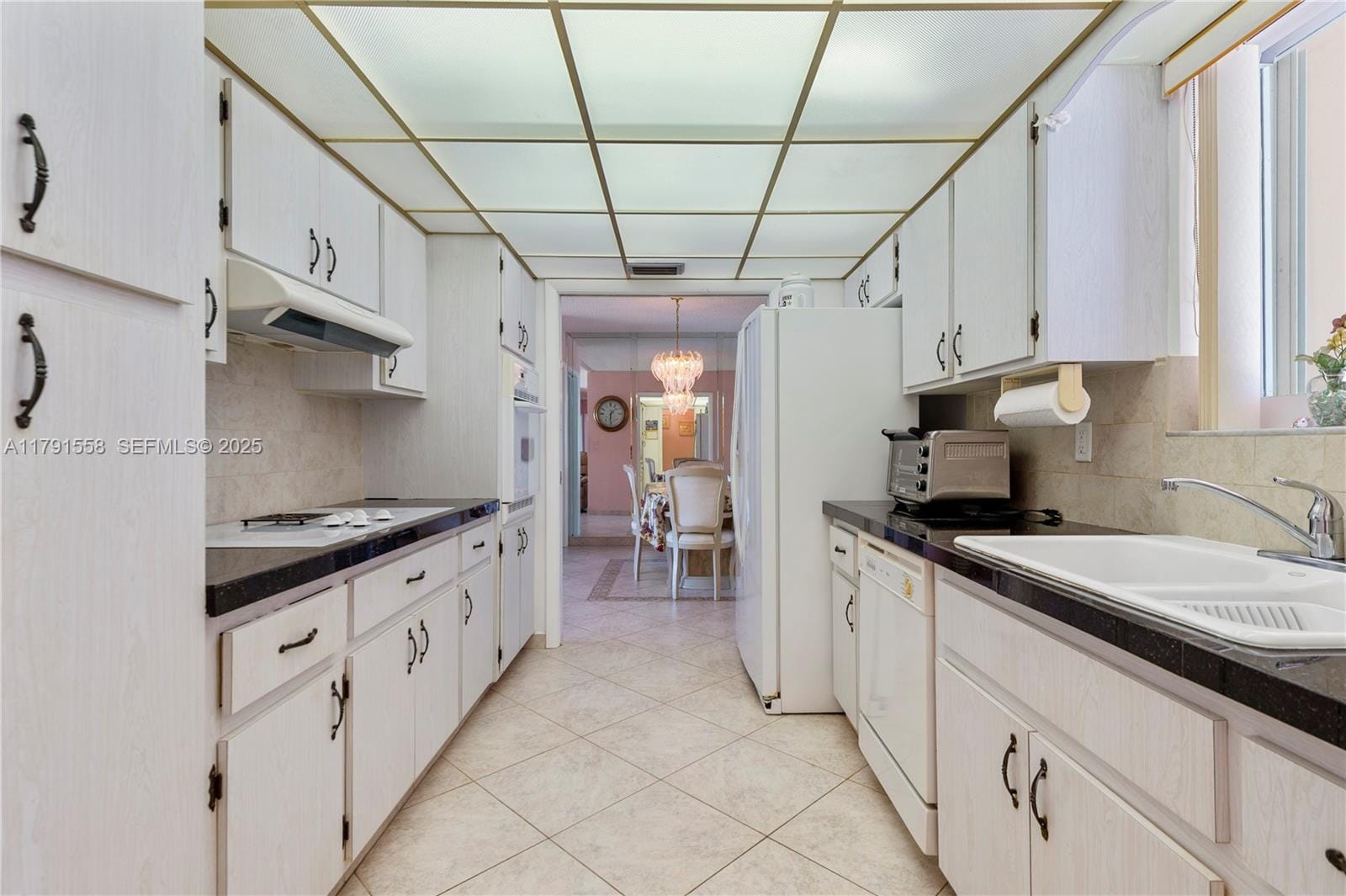 1124 NE 3rd Street, Hallandale Beach, FL 33009 photo 12
