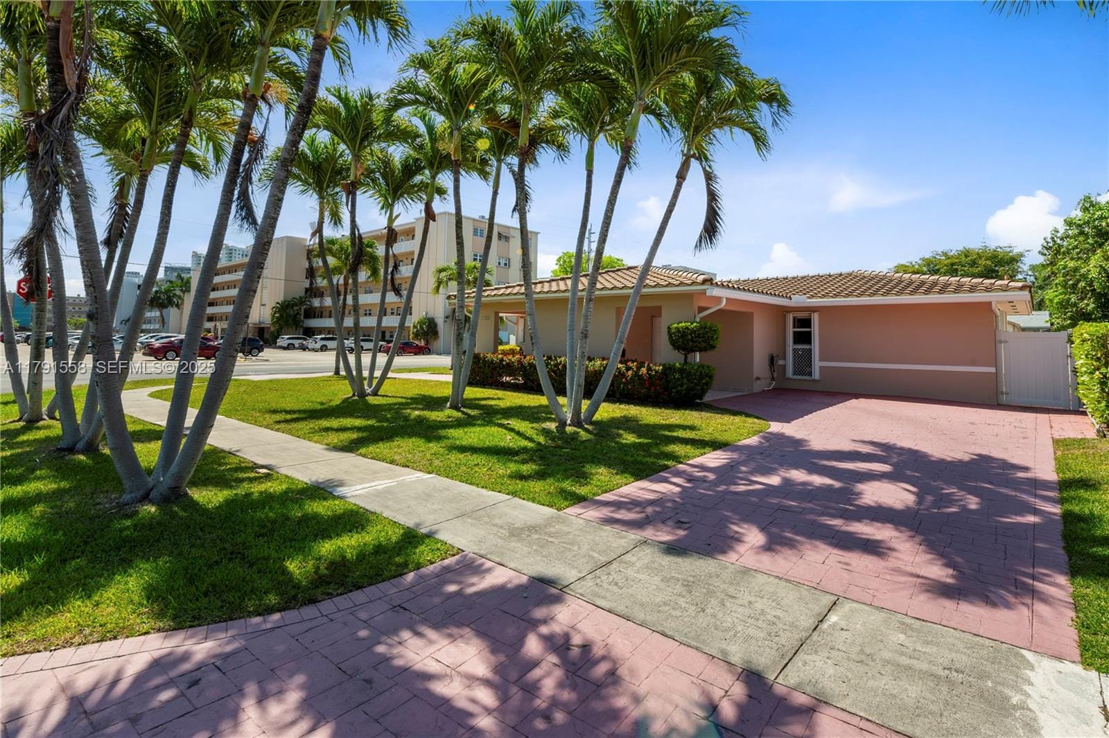 1124 NE 3rd Street, Hallandale Beach, FL 33009 photo 23