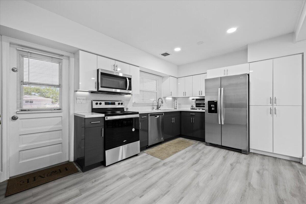 4534 Brady Boulevard — photo 11