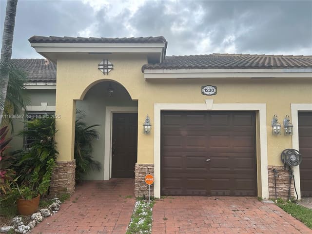 1230 NE 32nd Avenue, Homestead, FL 33033