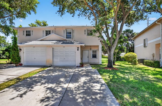 245 Leland Lane, sold in Southwind, West Palm Beach, FL