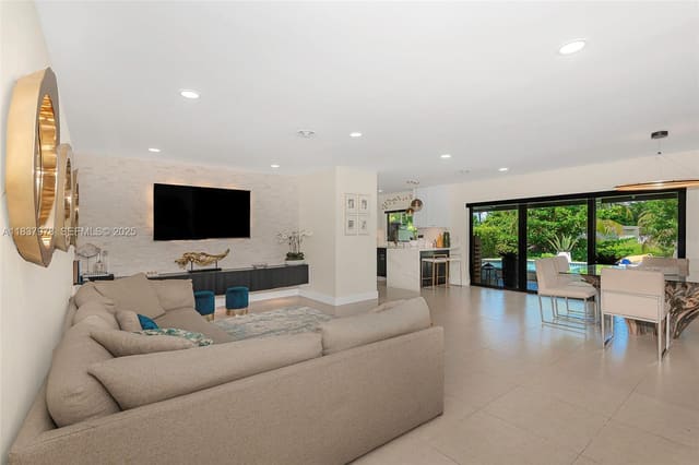 9865 SW 16th Street, Miami, FL 33165