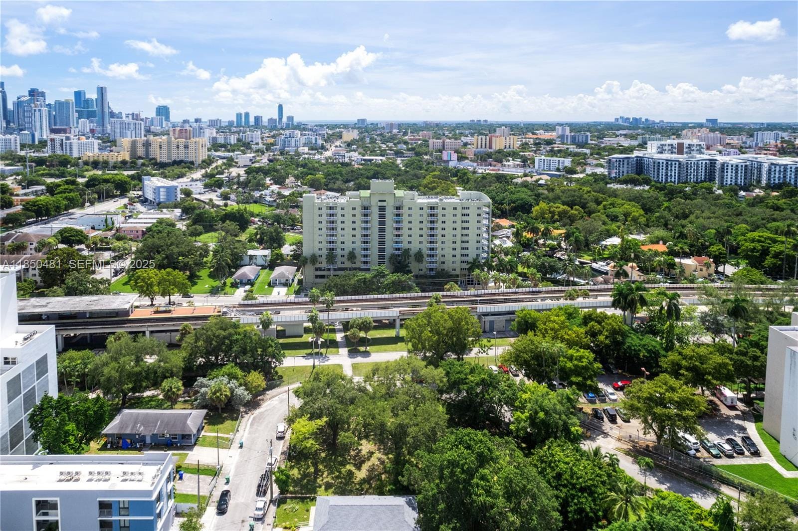 816 NW 11th Street 405, Miami, FL 33136 photo 2