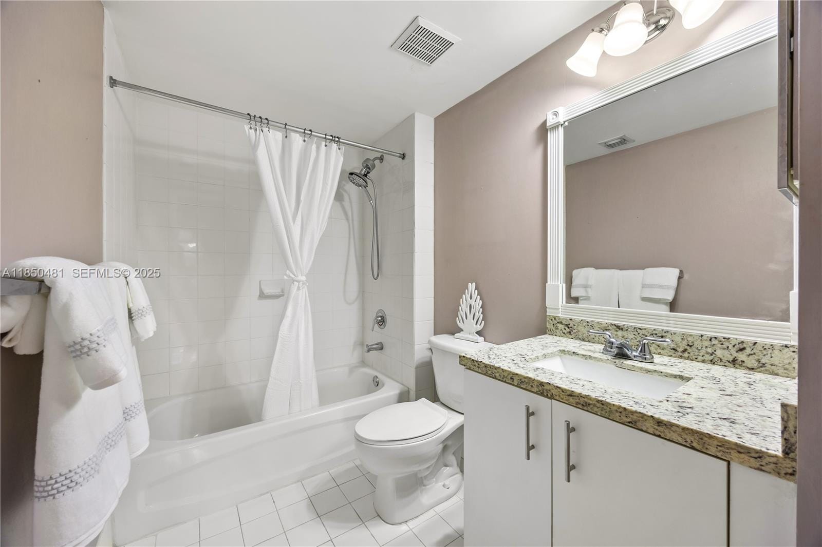 816 NW 11th Street 405, Miami, FL 33136 photo 18