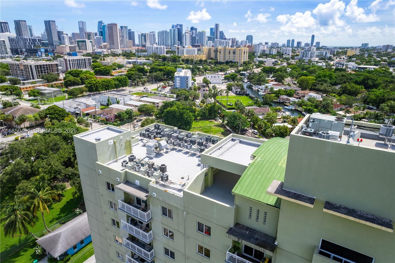 816 NW 11th Street 405, Miami, FL 33136 photo 26