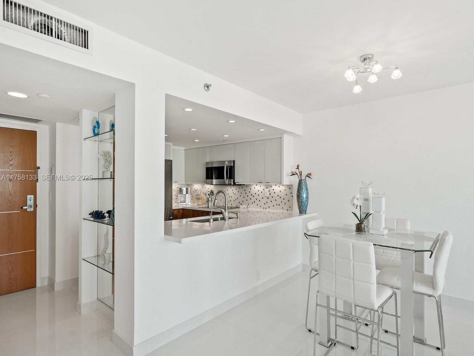 400 S Pointe Drive 906, Miami Beach, FL 33139 photo 16