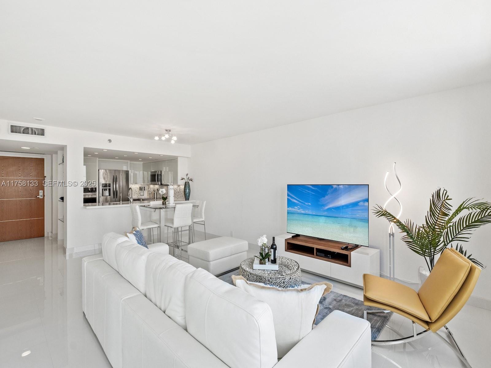 400 S Pointe Drive 906 — photo 8