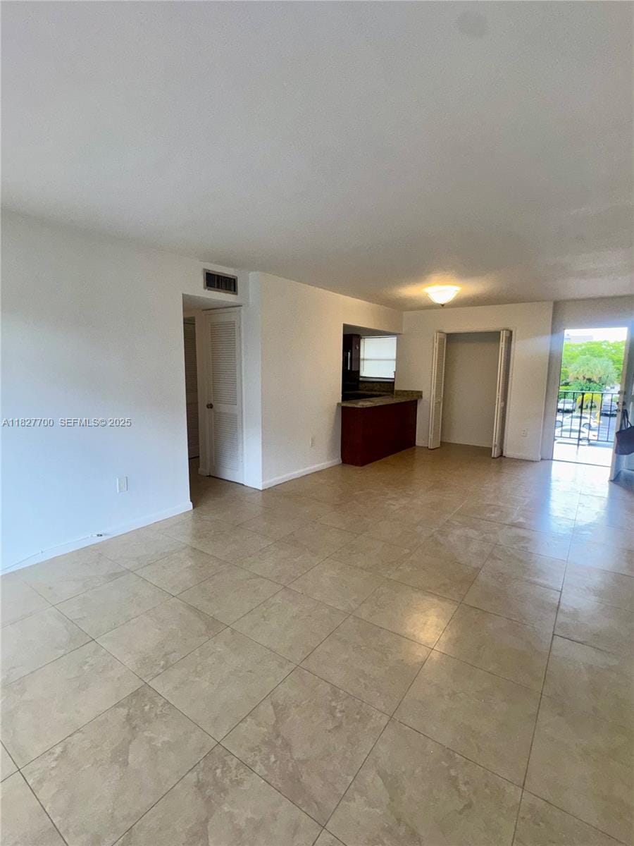706 NW 87th Avenue 302, Miami, FL 33172 photo 18