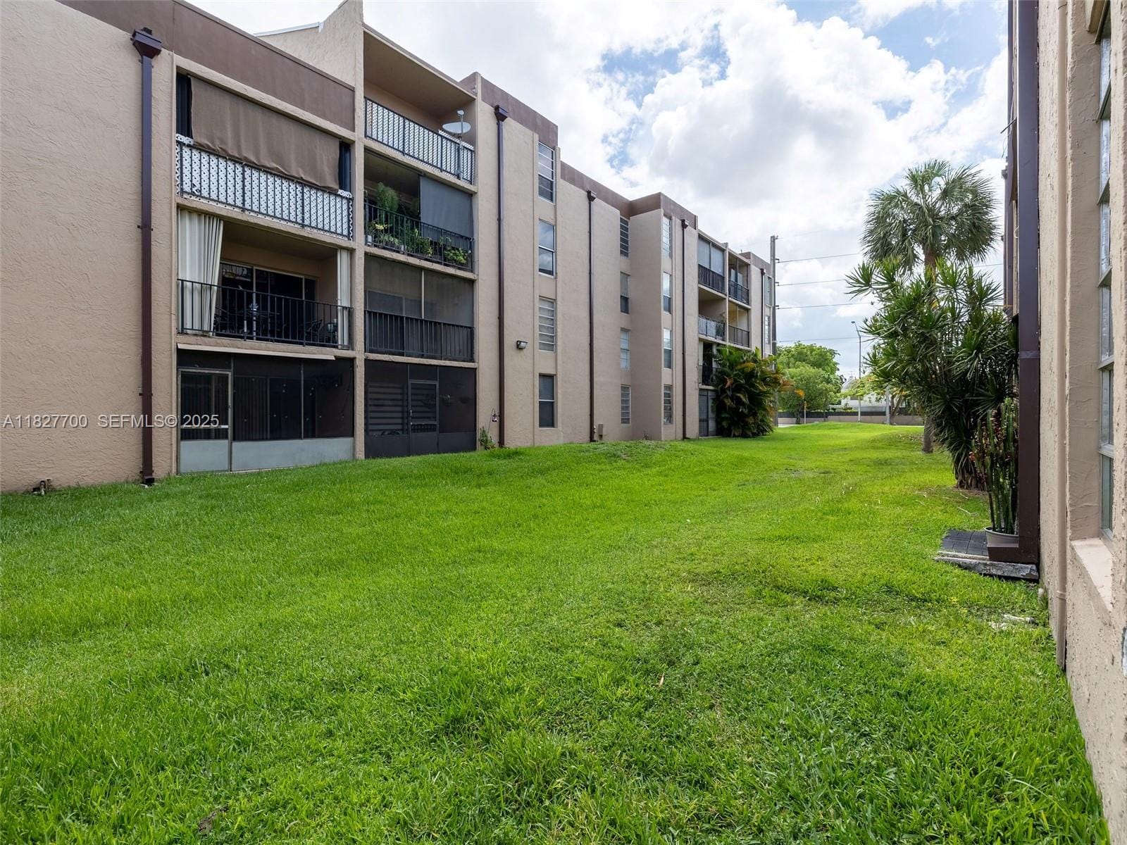 706 NW 87th Avenue 302, Miami, FL 33172 photo 27