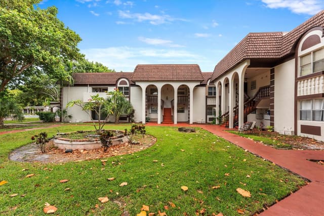 6175 NW 57th Street 114, sold in Fountains of Tamarac, Tamarac, FL