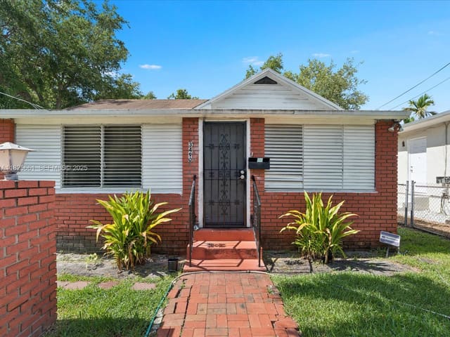 3490 Charles Avenue, Miami, FL 33133
