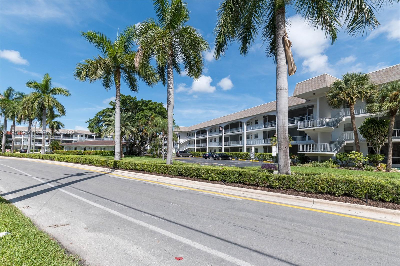 581 Blue Heron Drive 301B, Hallandale Beach, FL 33009, Hallandale Beach