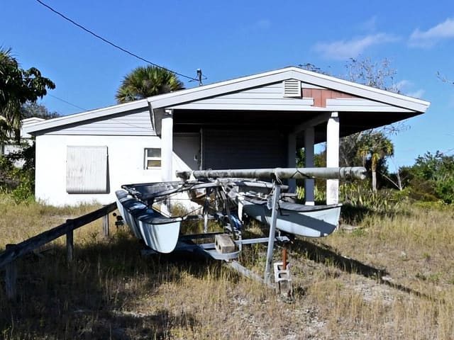210 River Palm Drive, sold in Riverview Manor, Fort Pierce, FL