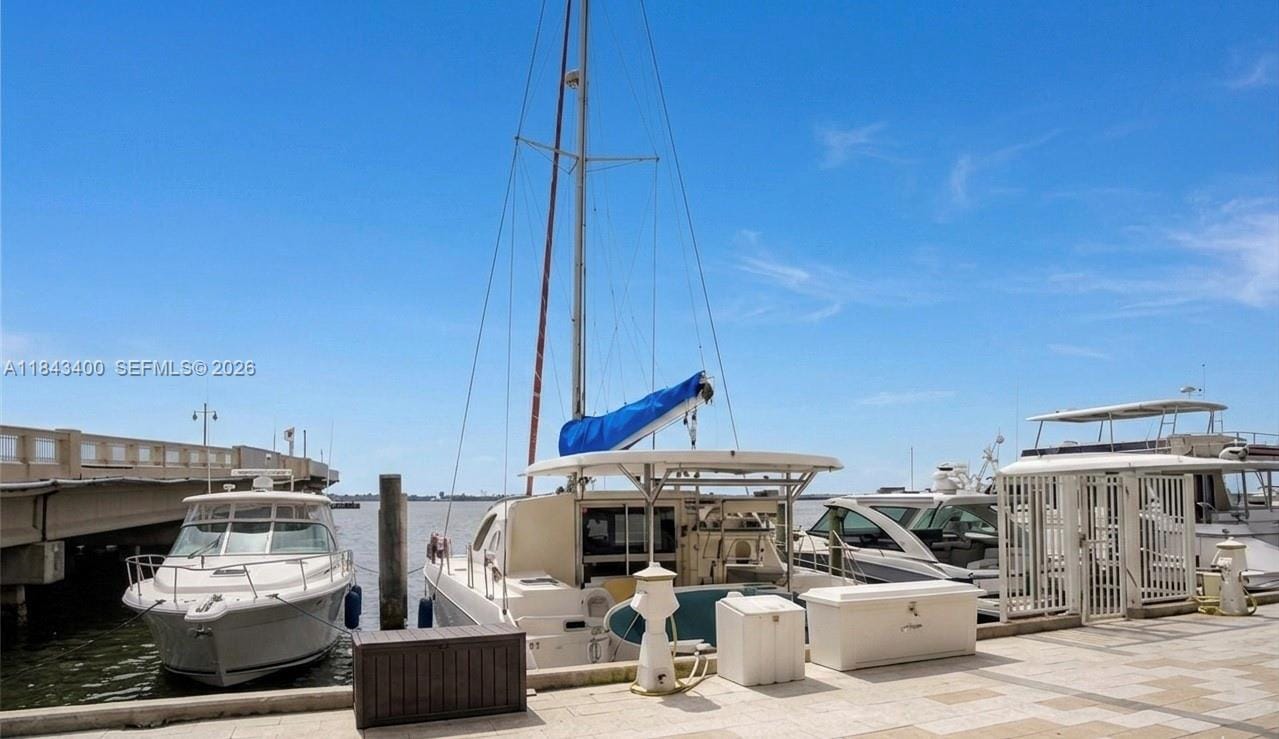 801 Brickell Bay Drive — photo 4