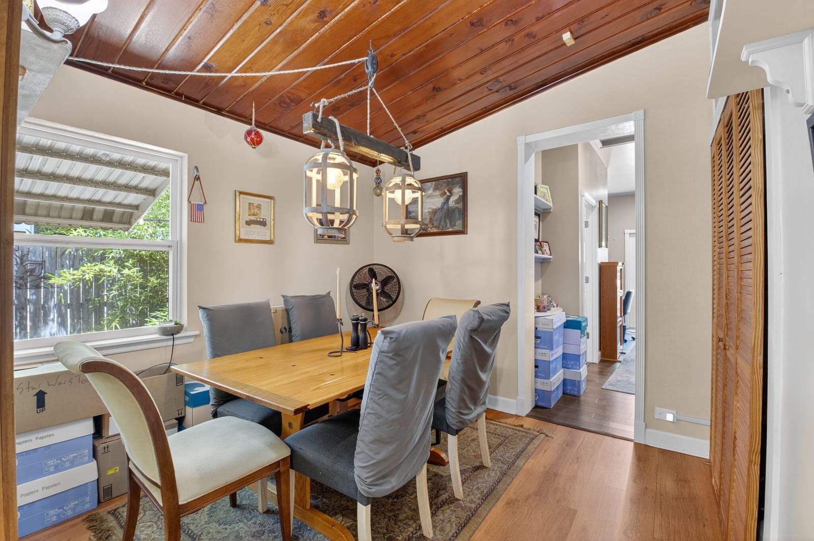 325 Jeffery Street — photo 9
