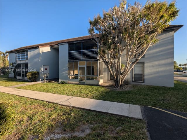 416 N Laurel Drive 107, Margate, FL 33063