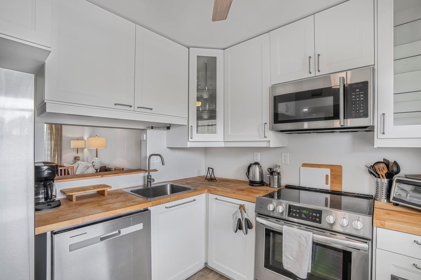 3000 NW 48th Terrace 423 — photo 4