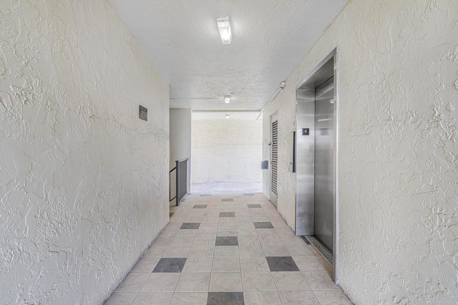 3000 NW 48th Terrace 423 — photo 5