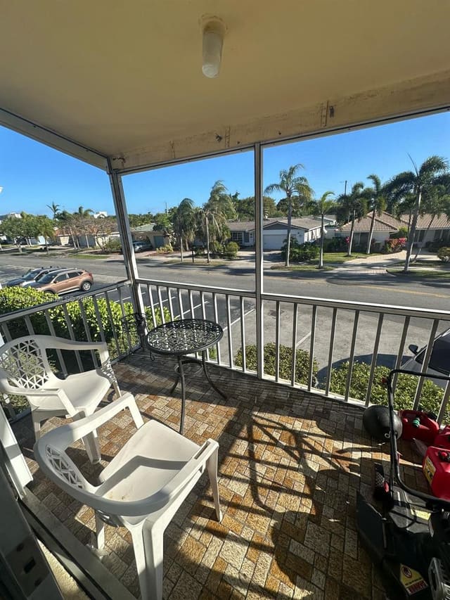 2101 NE 68th Street 204, Fort Lauderdale, FL 33308