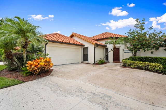 2915 SW Mariposa Circle, sold in La Mariposa, Palm City, FL