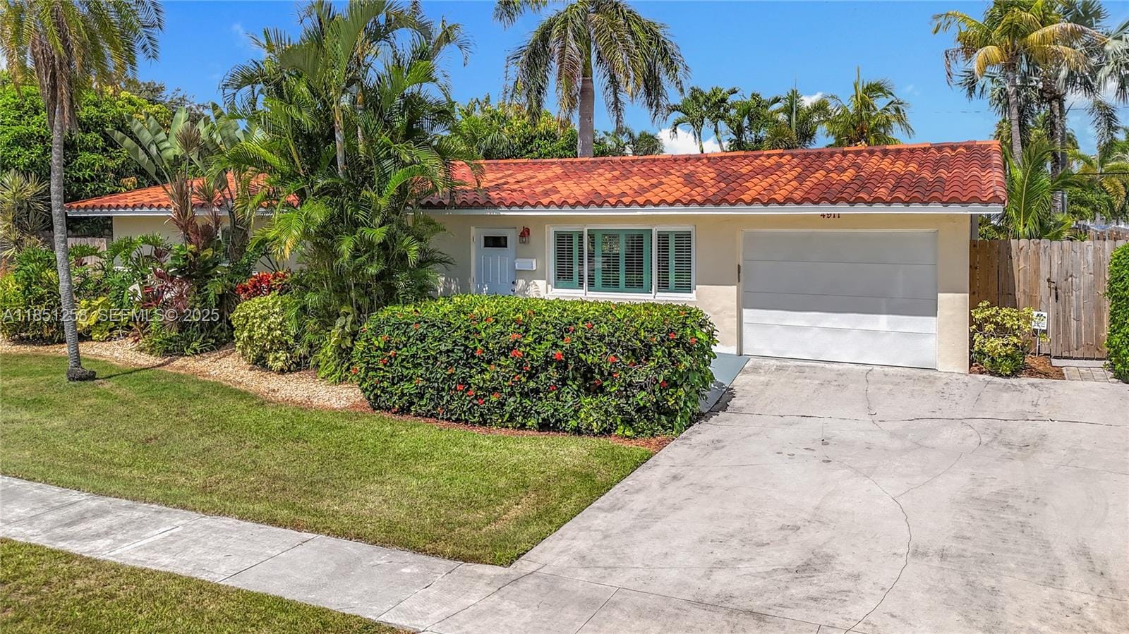 4911 NE 24th Avenue, Lighthouse Point, FL 33064