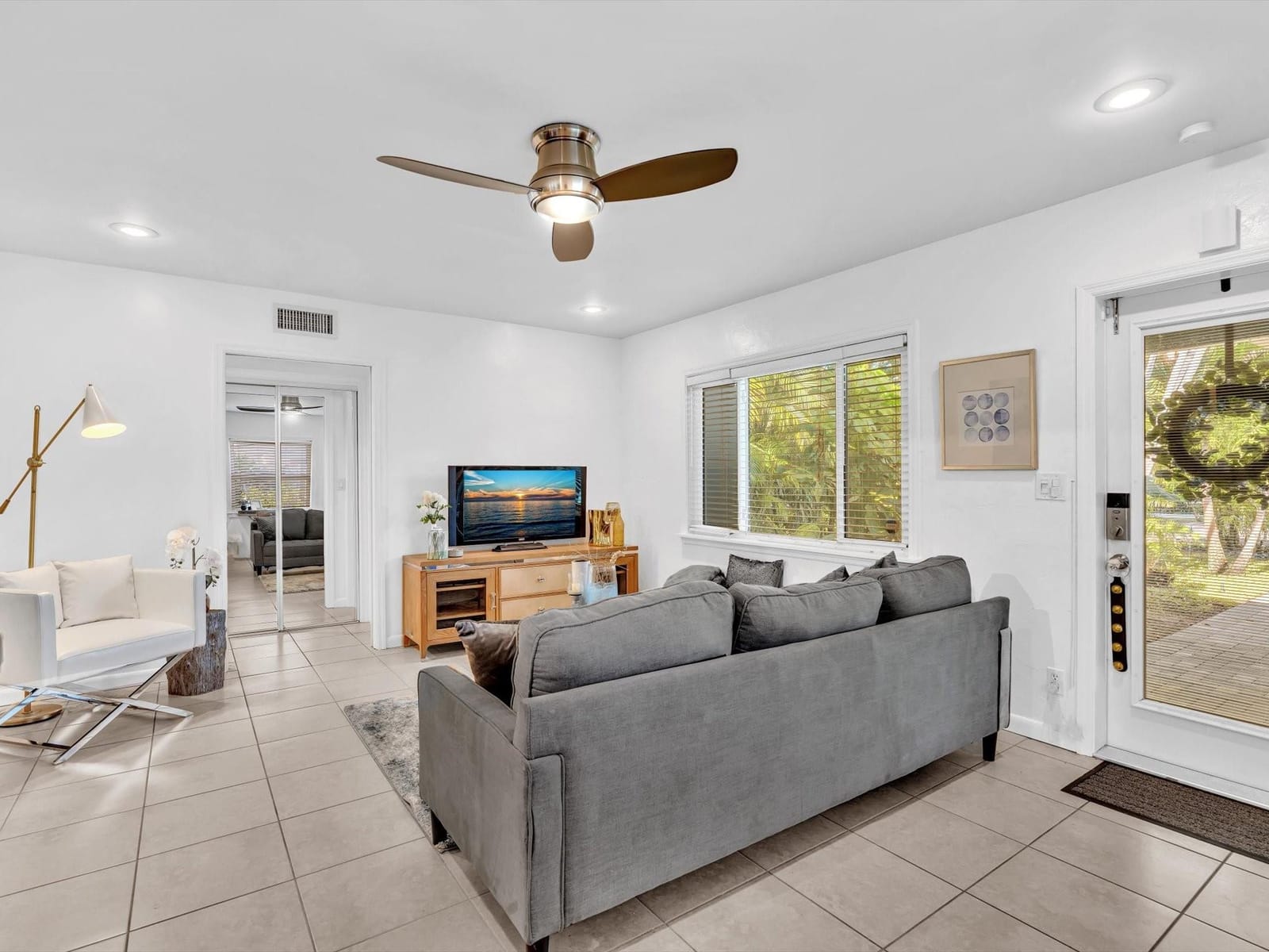 1124 NE 18th Avenue — photo 8