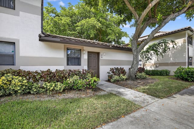 9953 Nob Hill Court 9953, sold in Villas De Venezia Condo, Sunrise, FL