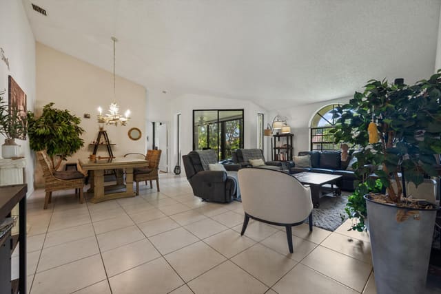 5136 Floria Drive M, Boynton Beach, FL 33437