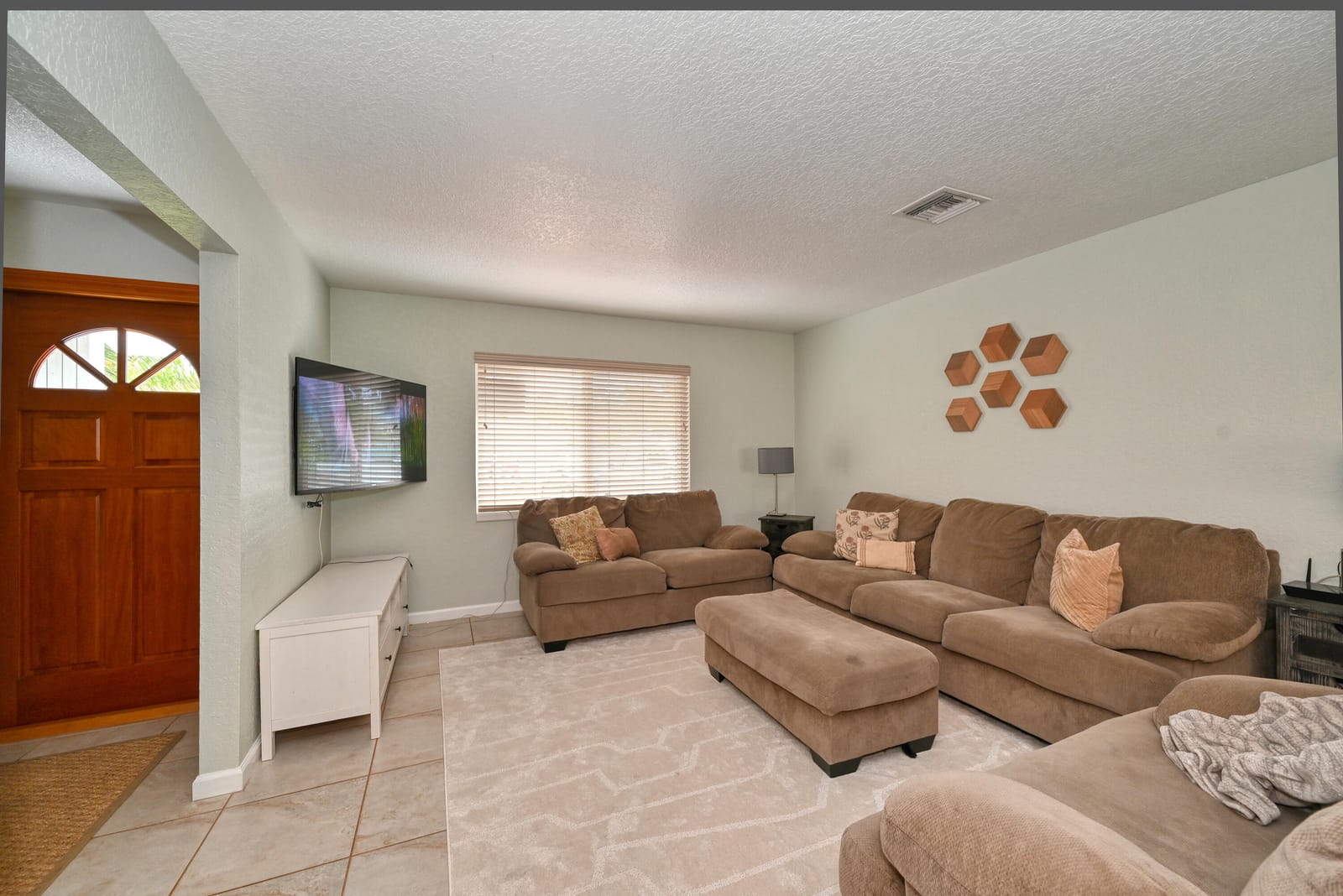 1056 Cheryl Road, Haverhill, FL 33417 photo 4