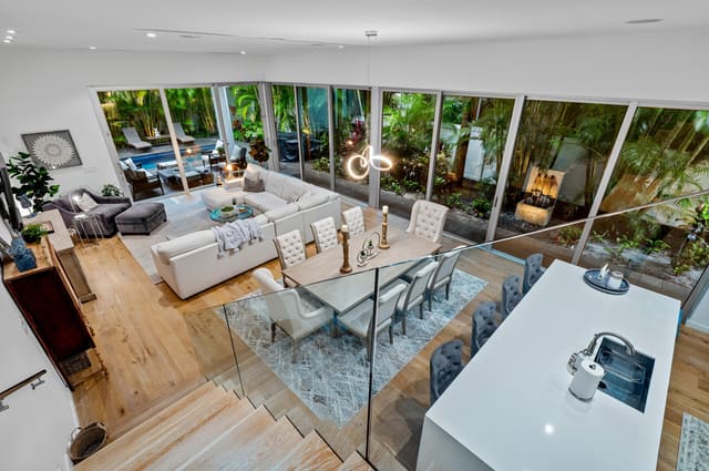 322 NE 7th Avenue, sold in Highland Park Delray, Delray Beach, FL