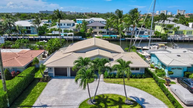 1555 SE 7 Street, sold in Cove 2nd, Deerfield Beach, FL