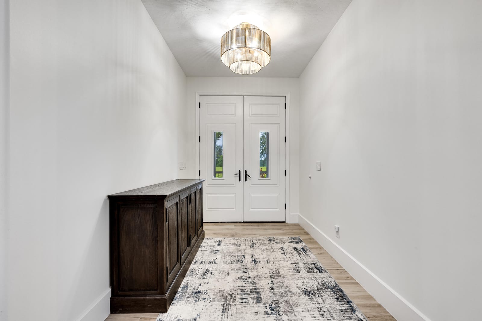 8135 White Fences Lane — photo 9