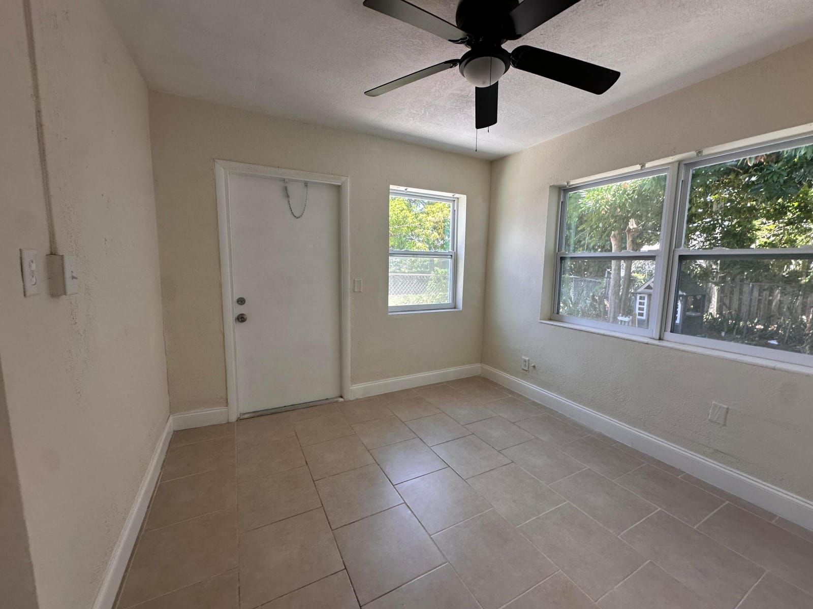 840 W 1st Street — photo 12