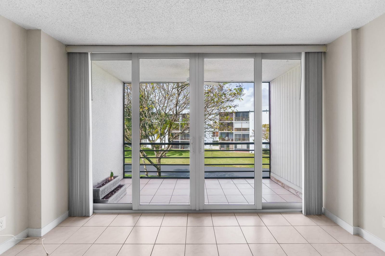 114 Royal Park Drive 3C, Oakland Park, FL 33309 photo 26