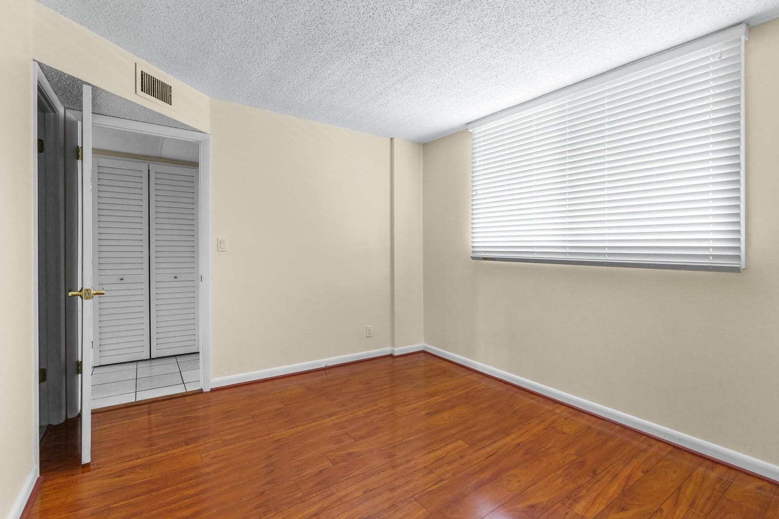 114 Royal Park Drive 3C — photo 10