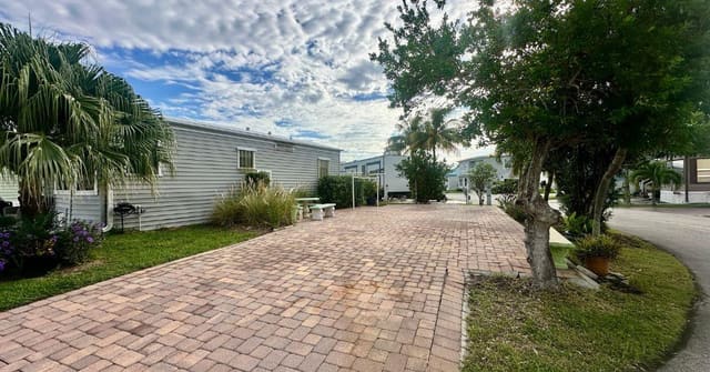 305 Nettles Boulevard, sold in Outdoor Resorts At Nettle, Jensen Beach, FL
